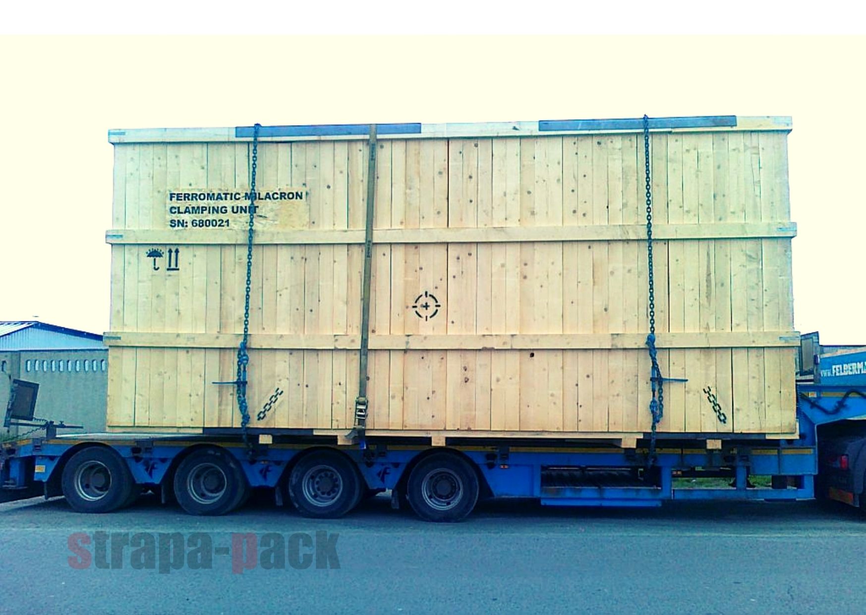 strapa-pack road transport